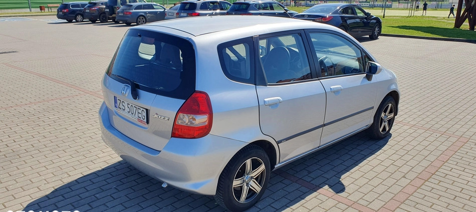 Honda Jazz cena 8900 przebieg: 192000, rok produkcji 2005 z Szczecin małe 154